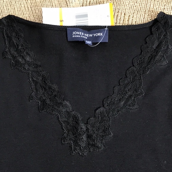 NWT Fun Black Top, Jones NY, VNeck w/Lace, sz Sm - Picture 2 of 4